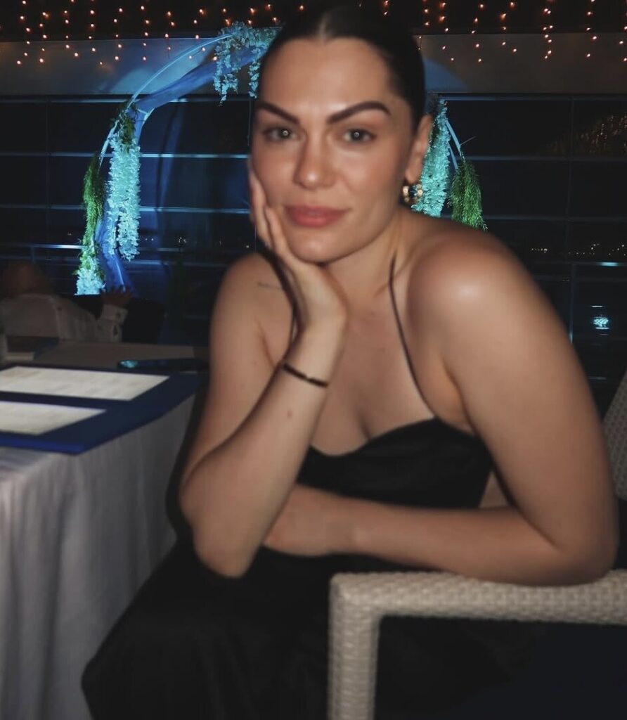 Celeb – Jessie J – Nude