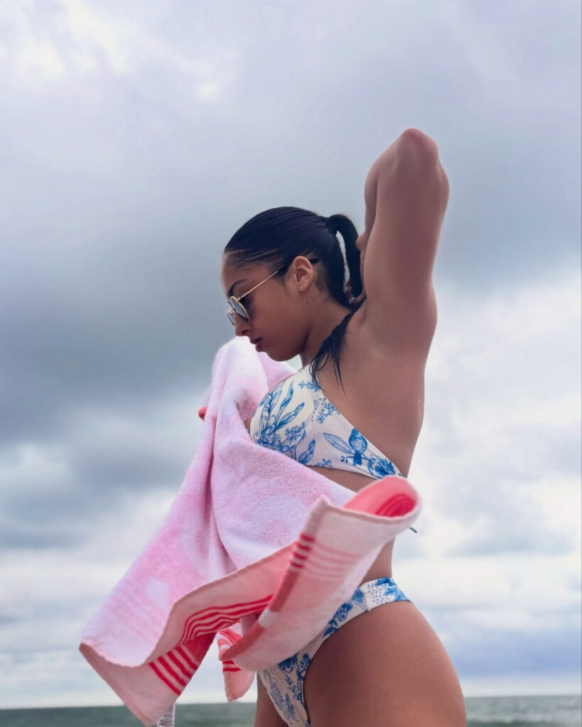 Brazil – Celeb – Julia Soares – Nude Leaks