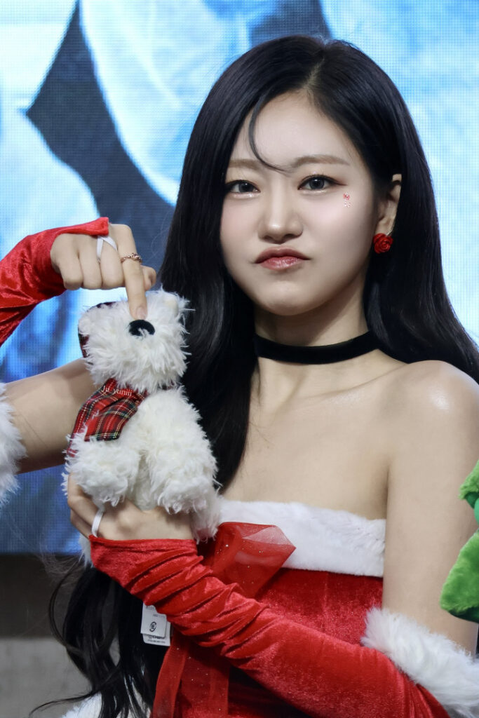 Celeb – Asian – Julie (Kiss Of Life) – Nude