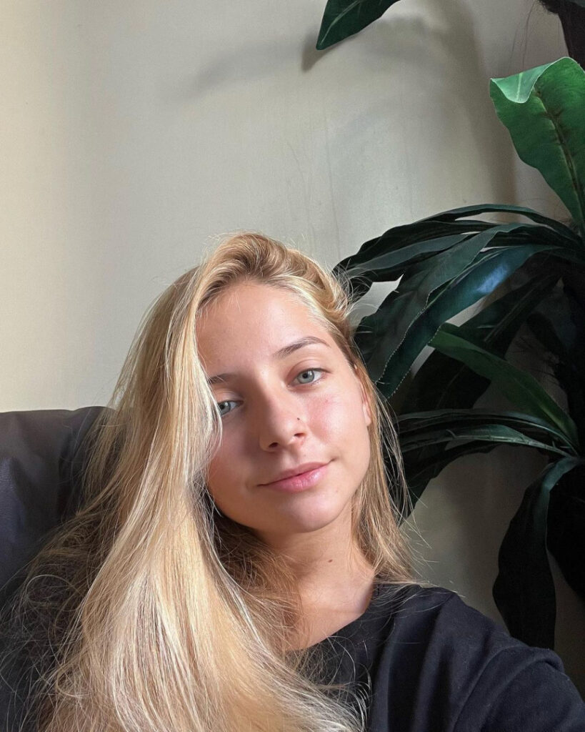 TikTok – Instagram – Julie Remoissenet – Nude