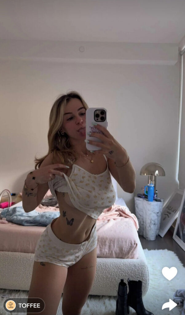 OnlyFans – TikTok – Kaitlyn Krems – Nude