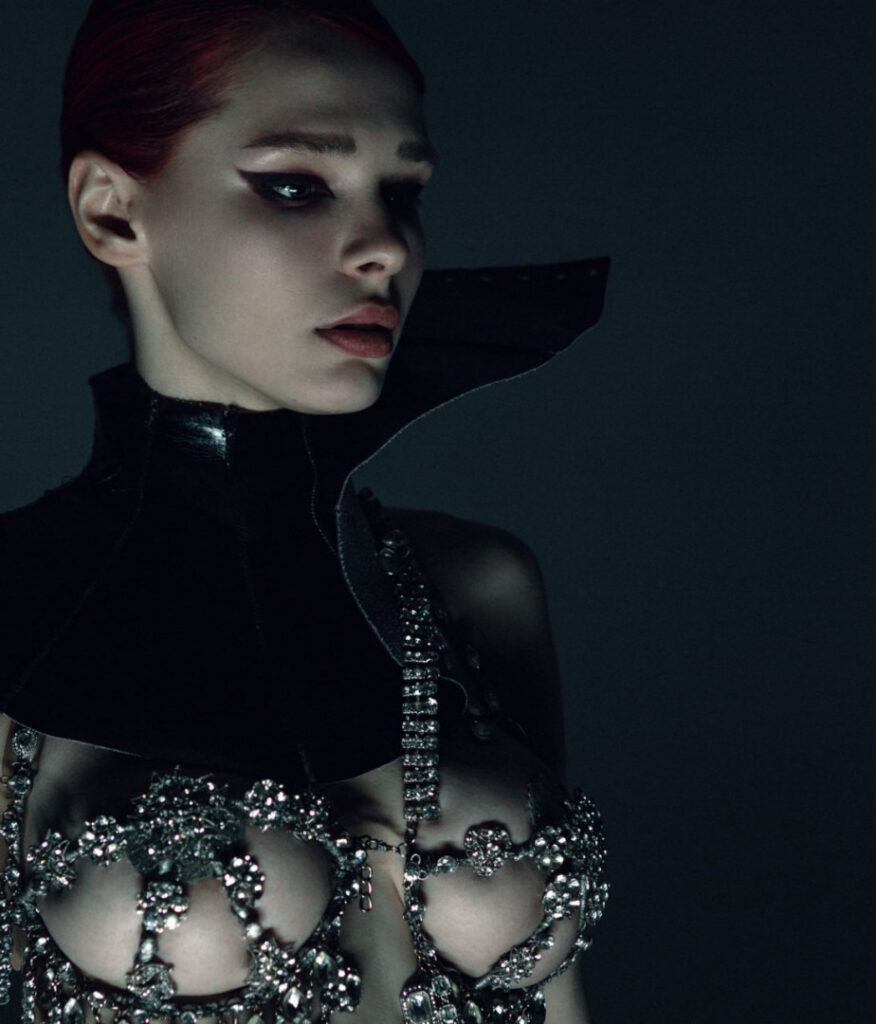 Instagram – kari Pitinova / tikivulpes / Vulpes – Nude