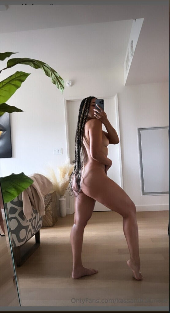 OnlyFans – Instagram – Kassandra Lee / Carly Yashira / Kassandcarly – Nude