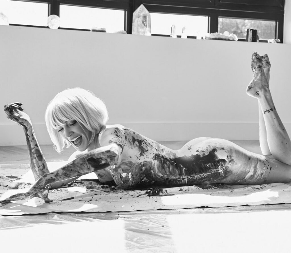 Celeb – Katie Cassidy – Nude