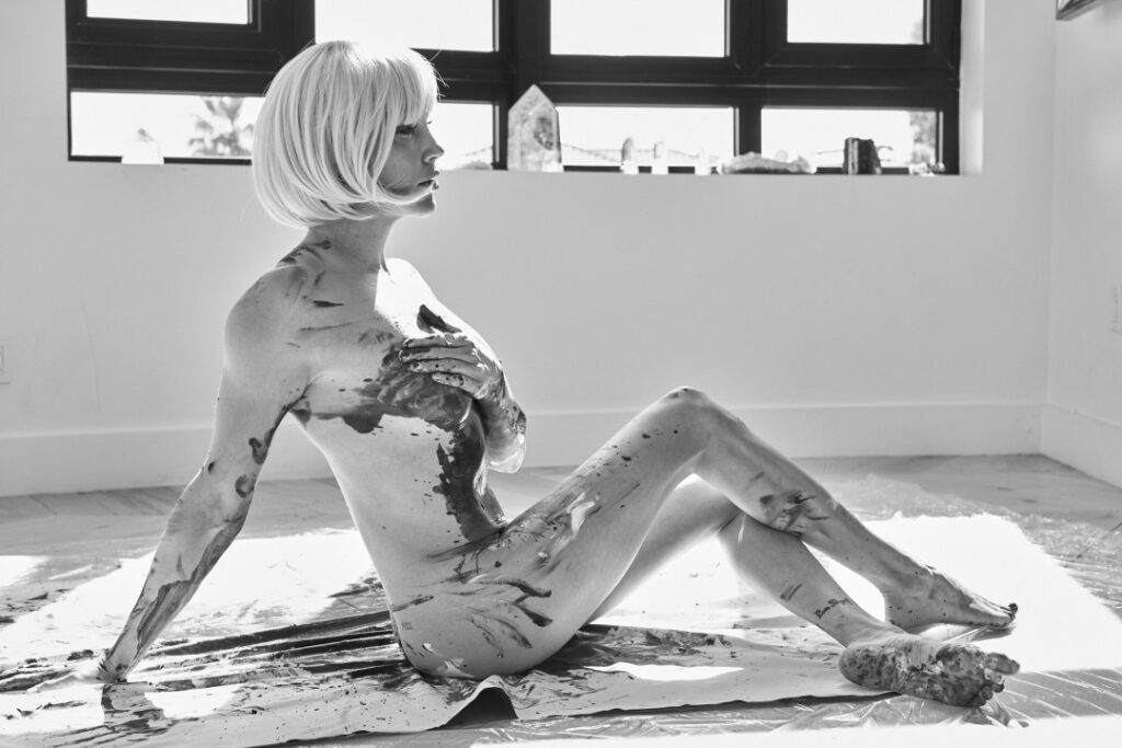 Celeb – Katie Cassidy – Nude