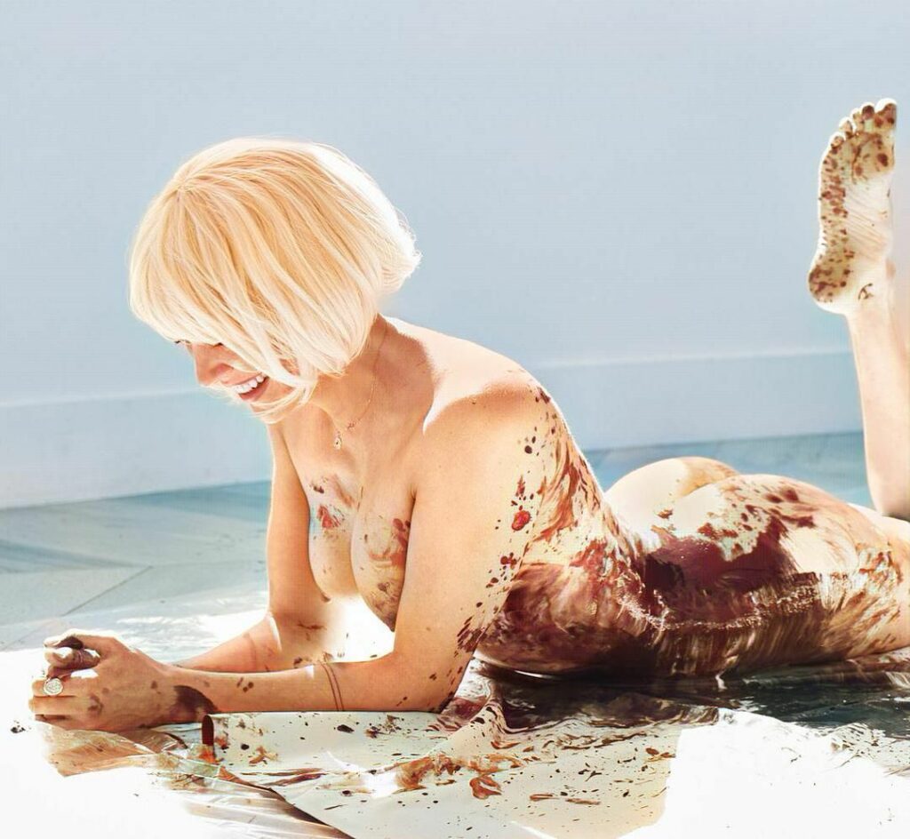 Celeb – Katie Cassidy – Nude