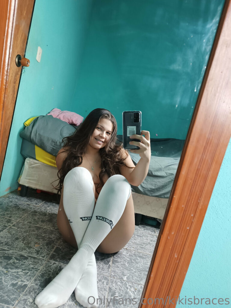 OnlyFans – T H I C C – Teen – kikisbraces – Nude