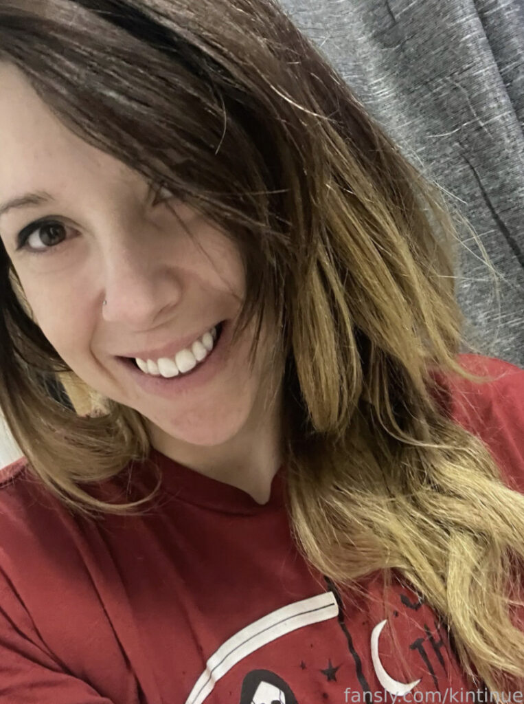 Twitch – Fansly – Kintinue – Nude