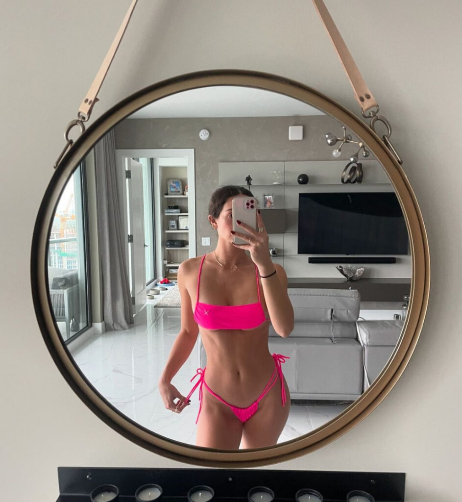 TikTok – Instagram – Reddit – Kira Petilli – Nude