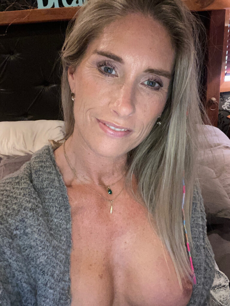 OnlyFans – Cam Girls – Kumfox – Nude Leaks