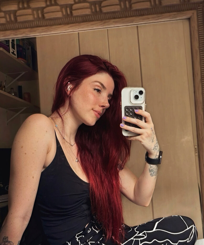 Brazil – Twitch – Larissa Basgal – Nude Leaks