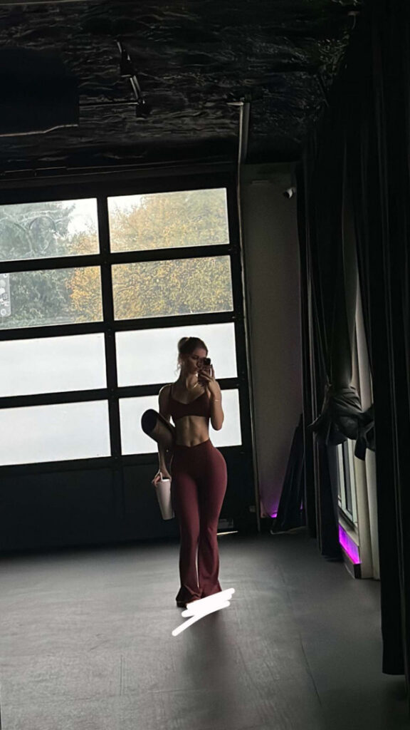 Youtube – TikTok – Instagram – Lauren Johnson / Lauren J Fitness – Nude