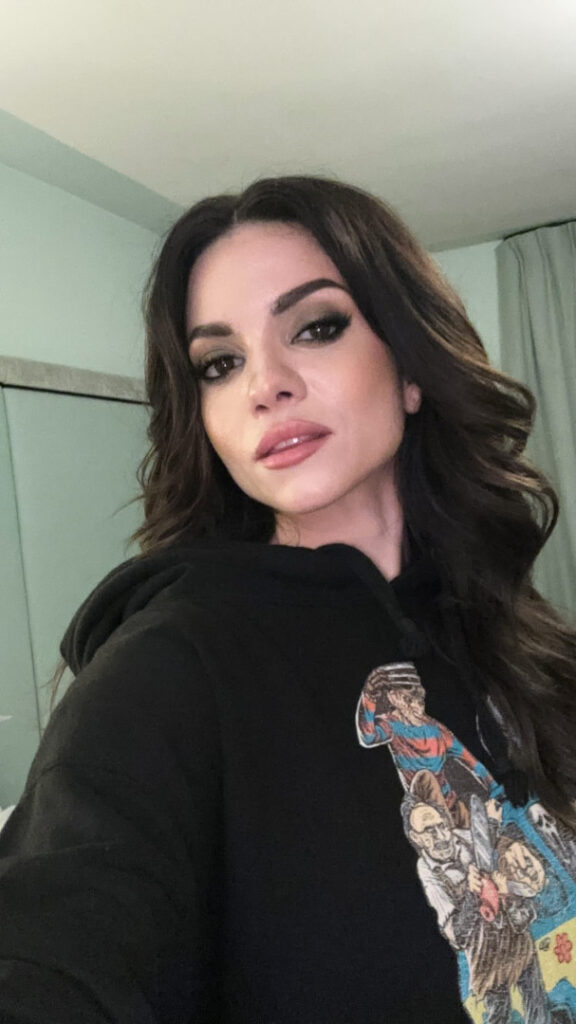 Celeb – Lauren LaVera – Nude