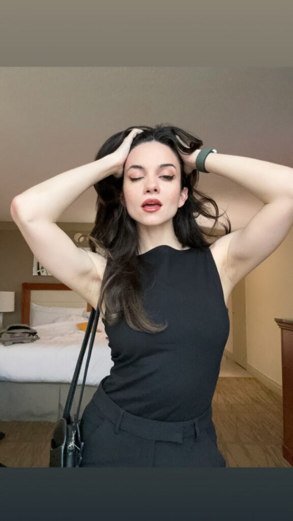 Celeb – Lauren LaVera – Nude