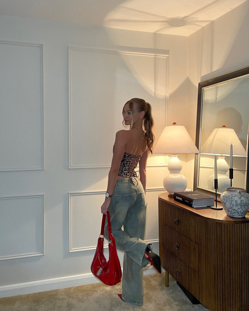 Instagram – Lauren Worboys – Nude