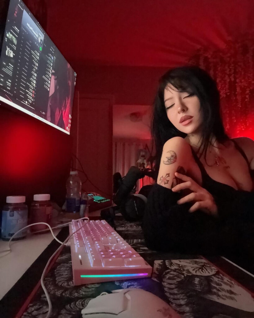 TikTok – Cosplay – Laurinchhhe – Nude