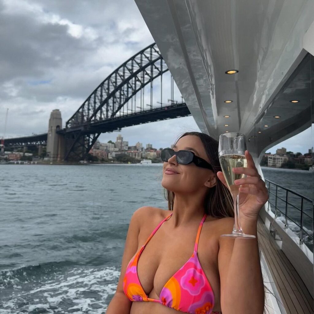 Instagram – ⠀X⠀ – Lavender Baj – Nude Leaks