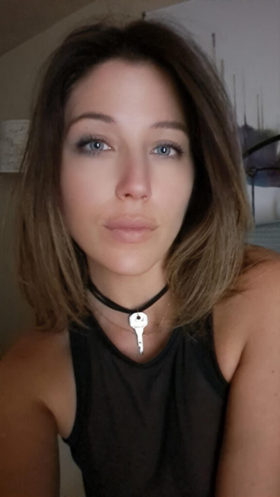 Leah Davis – Nude Leaks