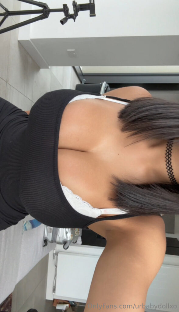 OnlyFans – Lela Sohna // Urbabydollxo – Nude