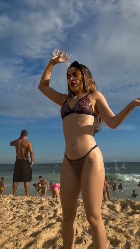 Brazil – Celeb – Leticia Pedro – Nude Leaks