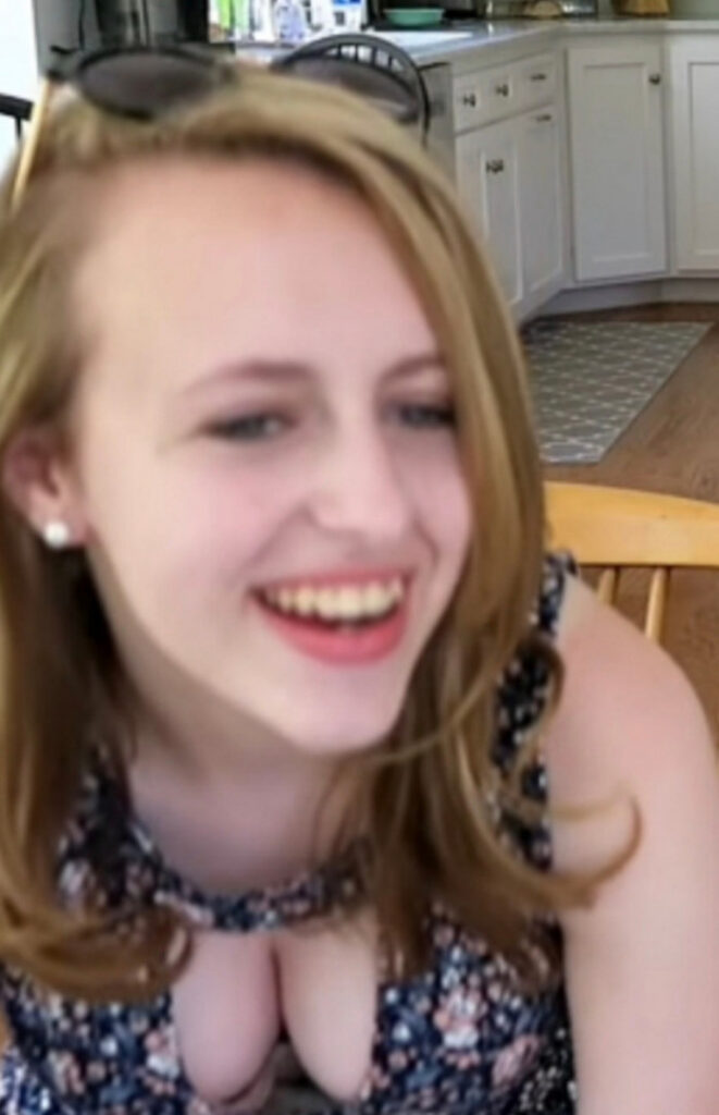 Youtube – Lia Reacts / Lia_Fiore – Nude Leaks