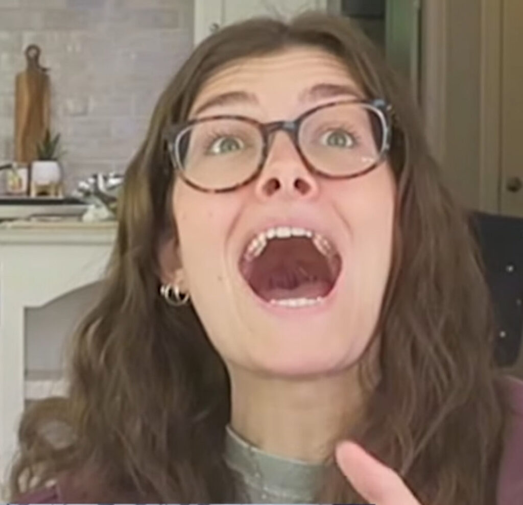 Youtube – Lia Reacts / Lia_Fiore – Nude Leaks