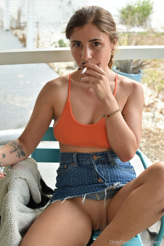 Reddit – Feet – LilAthena – Nude