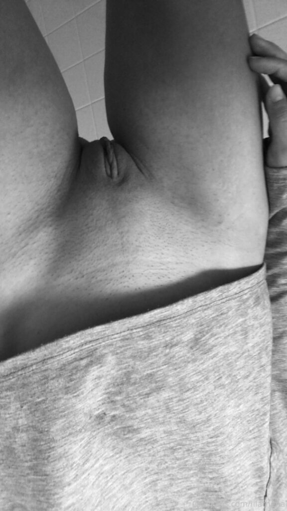 Reddit – Feet – LilAthena – Nude