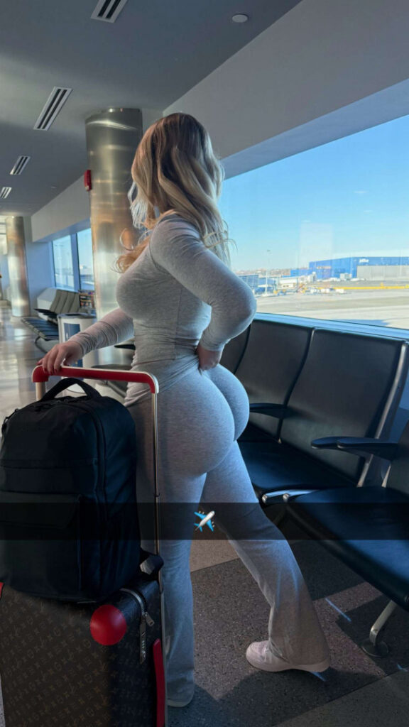 OnlyFans – Instagram – T H I C C – Lindsay Capuano – Nude