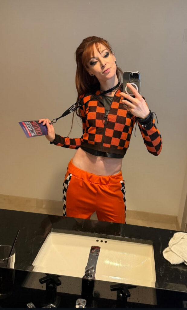 Celeb – Lisa Foiles – Nude