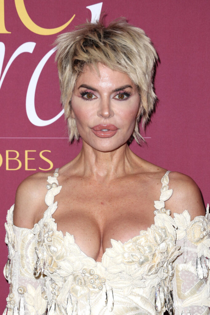 Celeb – Lisa Rinna – Nude