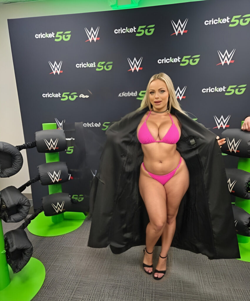 Celeb – Liv Morgan – Nude