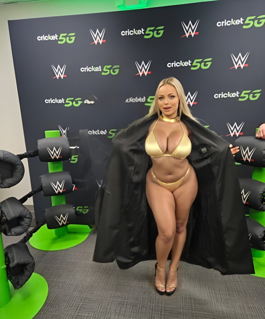 Celeb – Liv Morgan – Nude