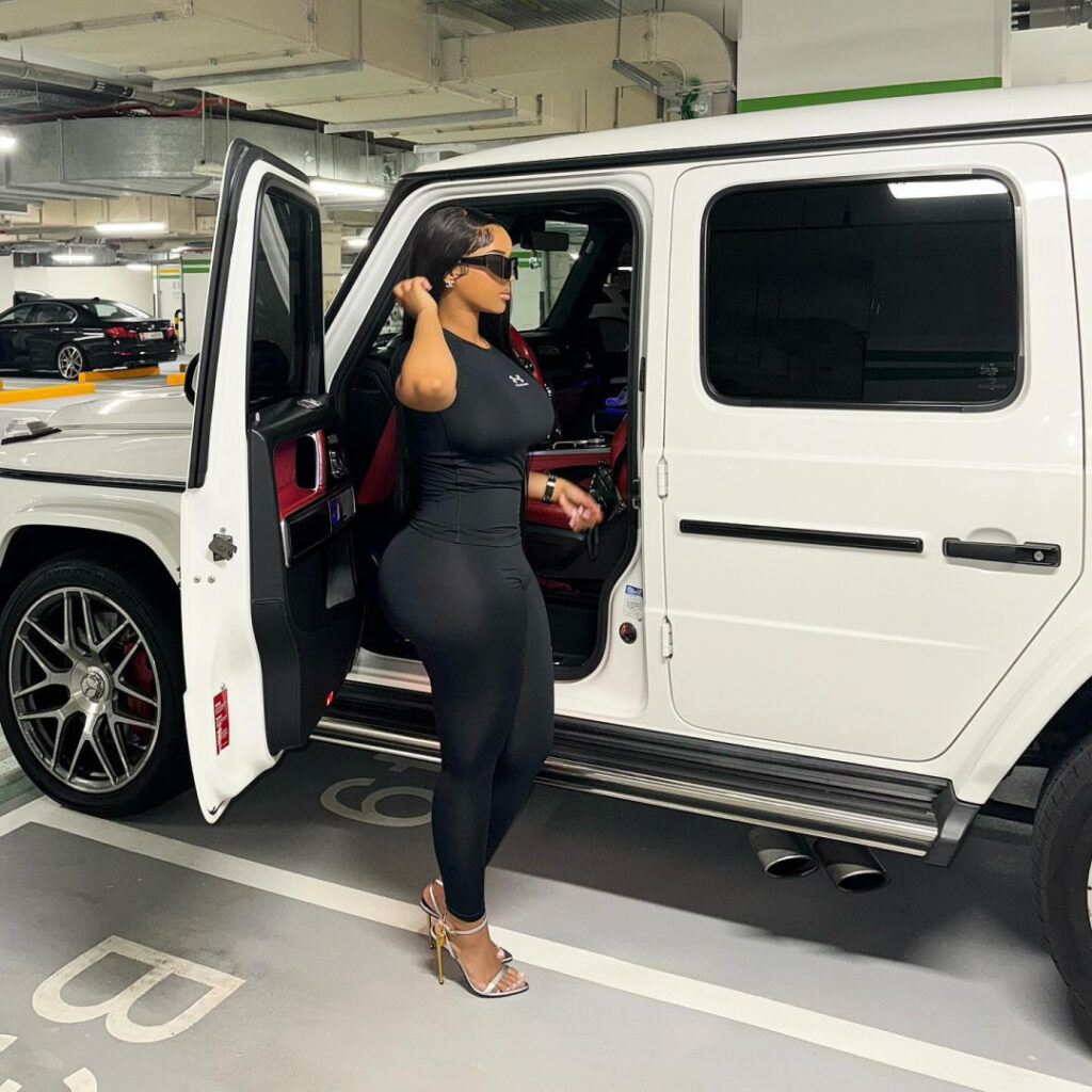 OnlyFans – Instagram – T H I C C – Liyah mai  Liyahmai – Nude Leaks