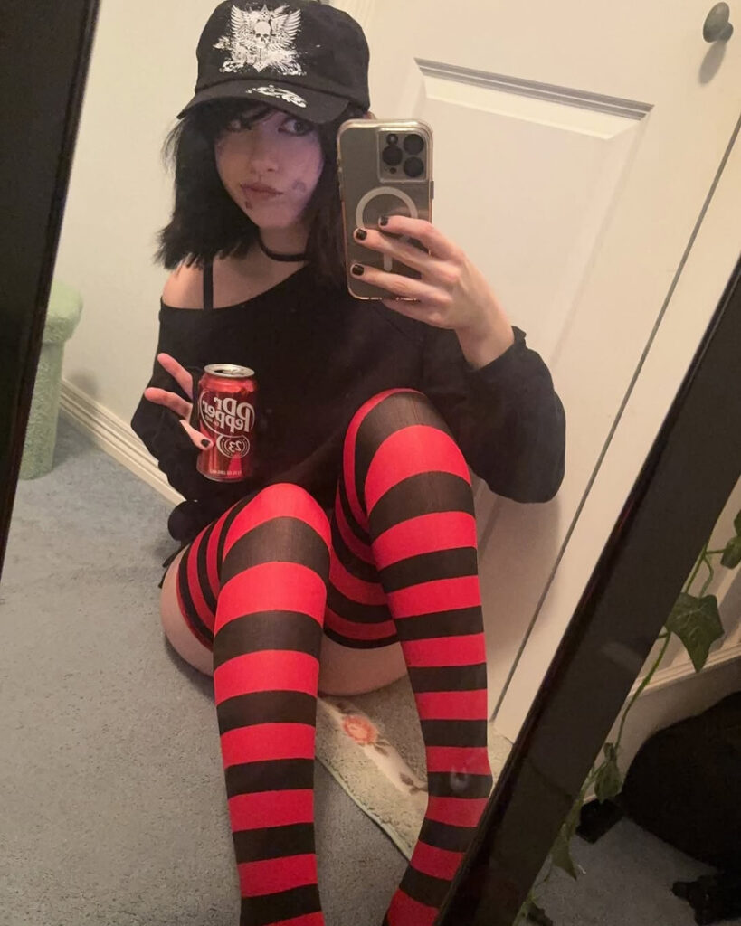 TikTok – Loopziepop – Nude