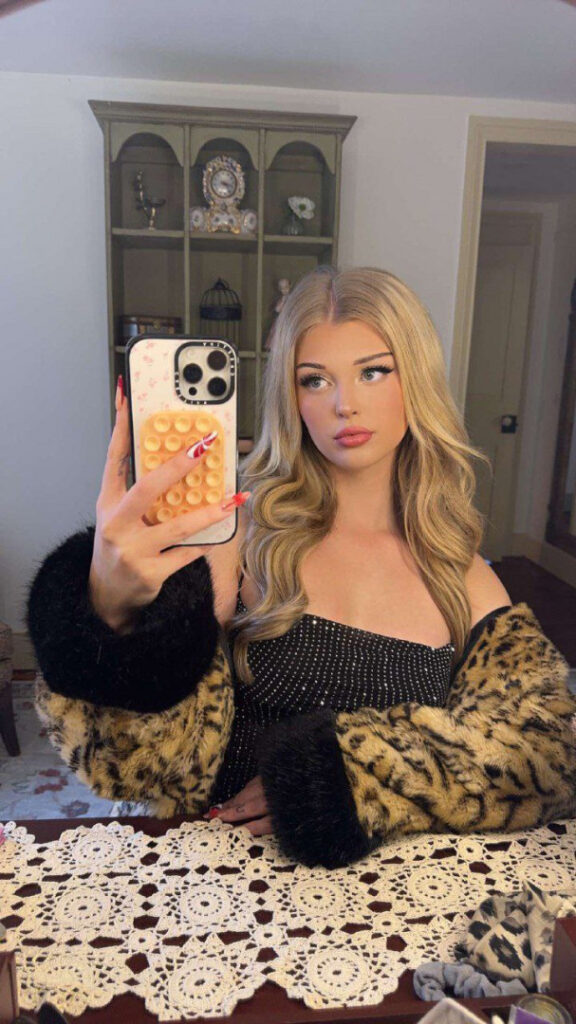 TikTok – Loren Gray – Nude