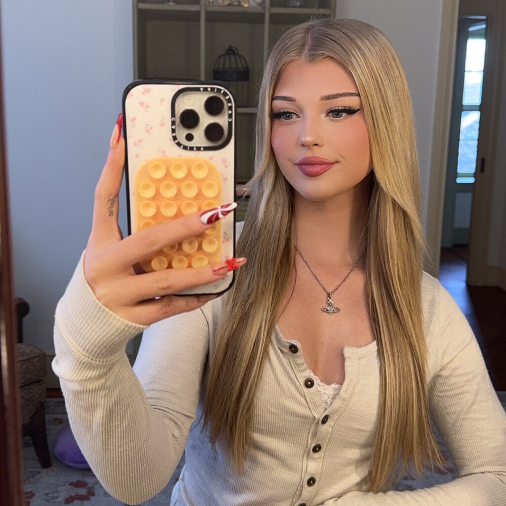 TikTok – Loren Gray – Nude