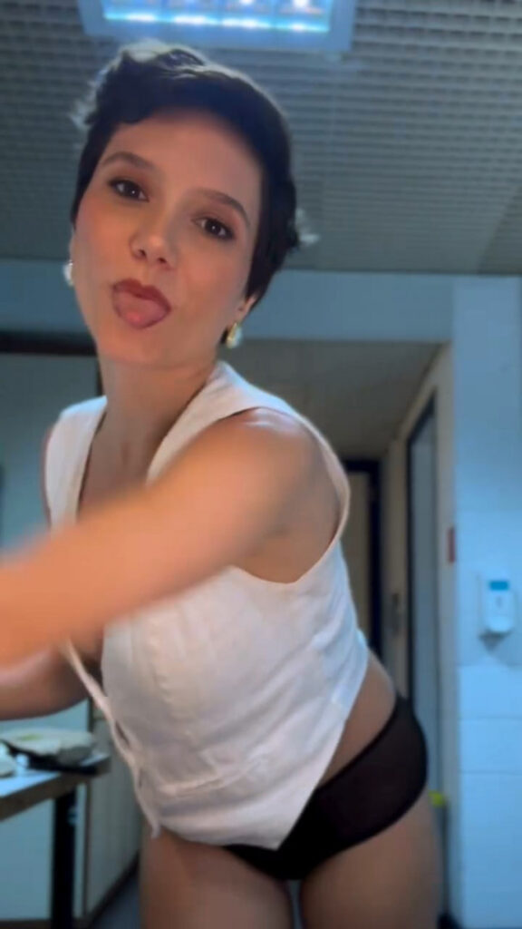 Brazil – Celeb – Lorena Comparato – Nude Leaks