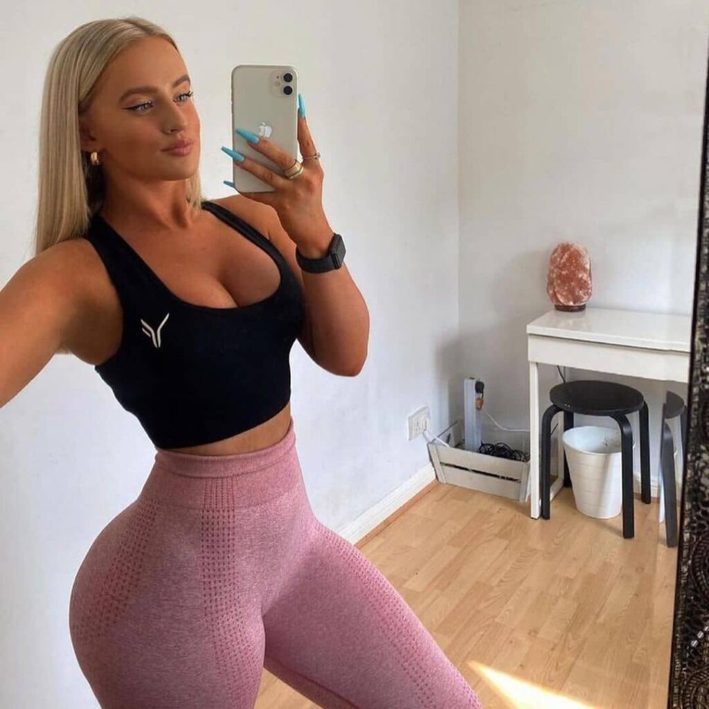 TikTok – Instagram – Lucy Newcombe (lucynukes, lucynukesfit) – Nude