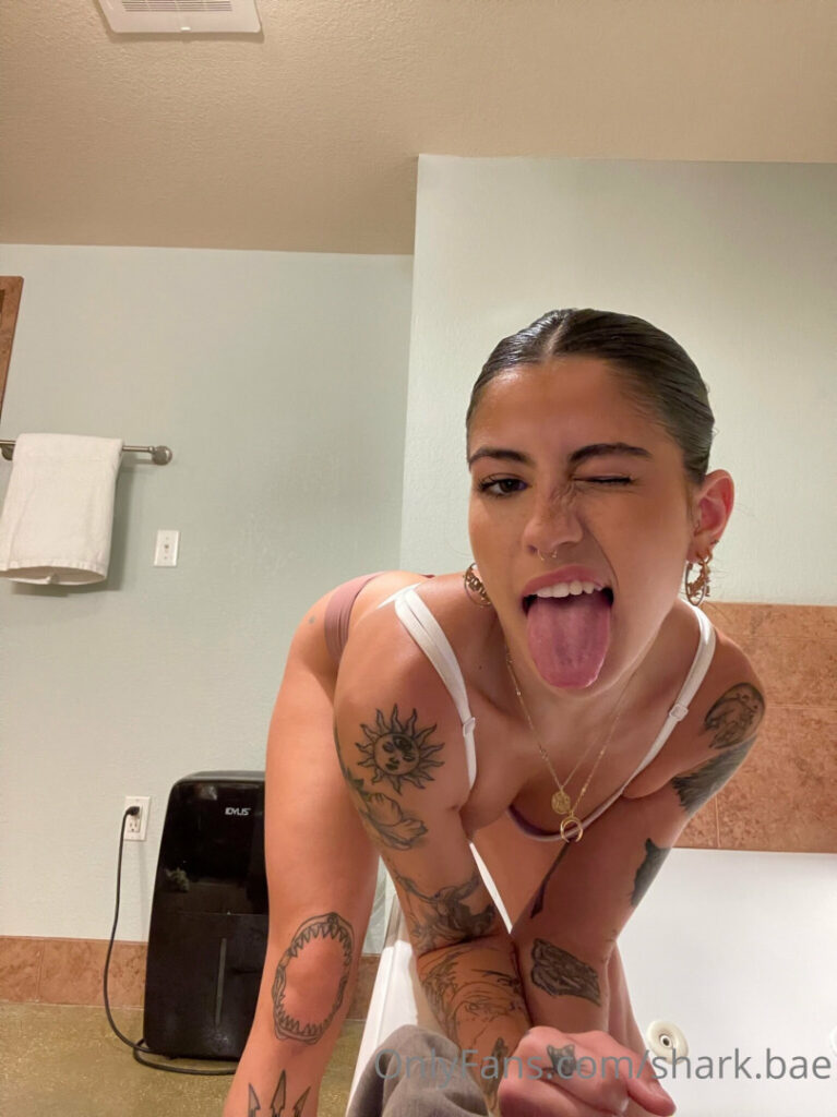 OnlyFans – TikTok – Lunariaxlee –  shark.bae – kyliemaelyn – Nude