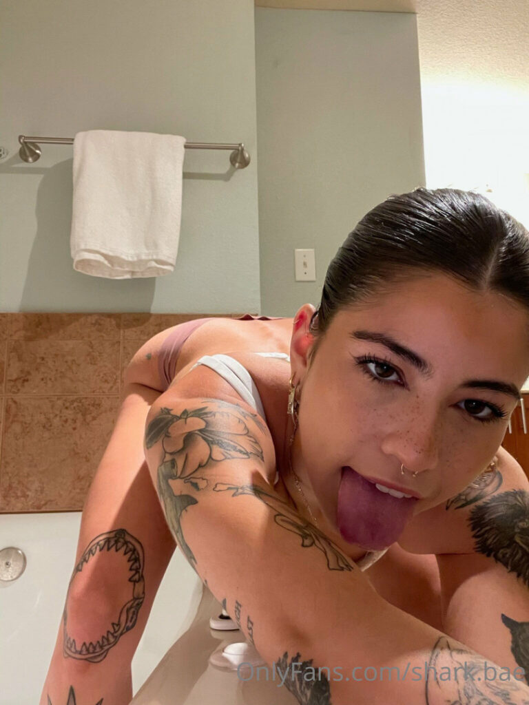 OnlyFans – TikTok – Lunariaxlee –  shark.bae – kyliemaelyn – Nude