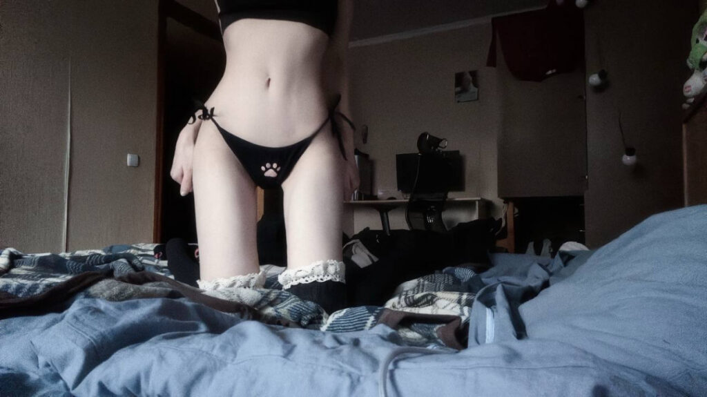 Instagram – Teen – m.uselessbeauty – Nude