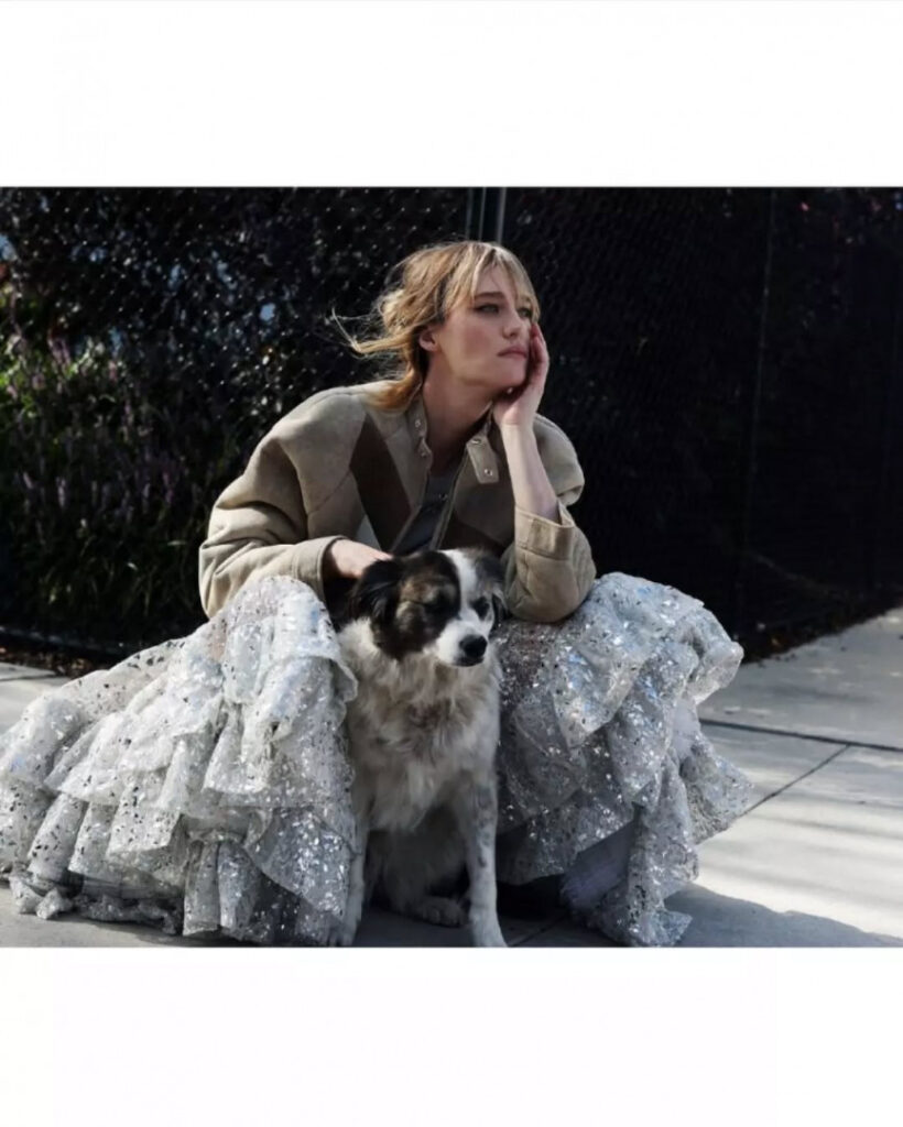 Celeb – Mackenzie Davis – Nude