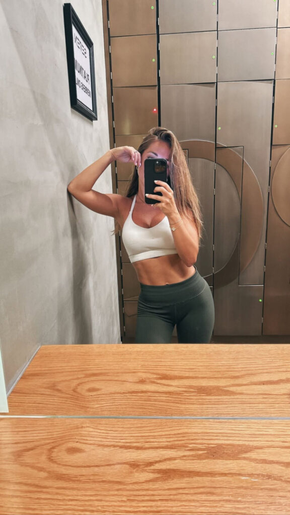 Instagram – Maddy Burciaga – Nude