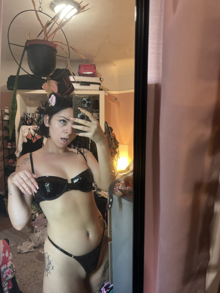 Youtube – OnlyFans – ManyVids – Madeline Goldstien – bad.girl.gigi – thatssogigi – Nude Leaks