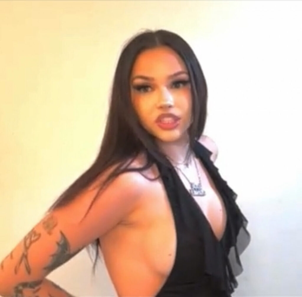 Instagram – Maggie Lindemann – Nude