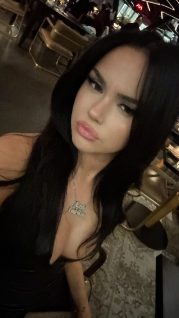 Instagram – Maggie Lindemann – Nude