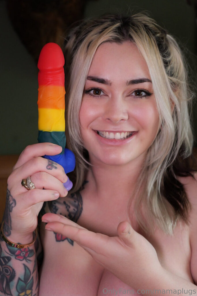 OnlyFans – Mamaplugs – Nude