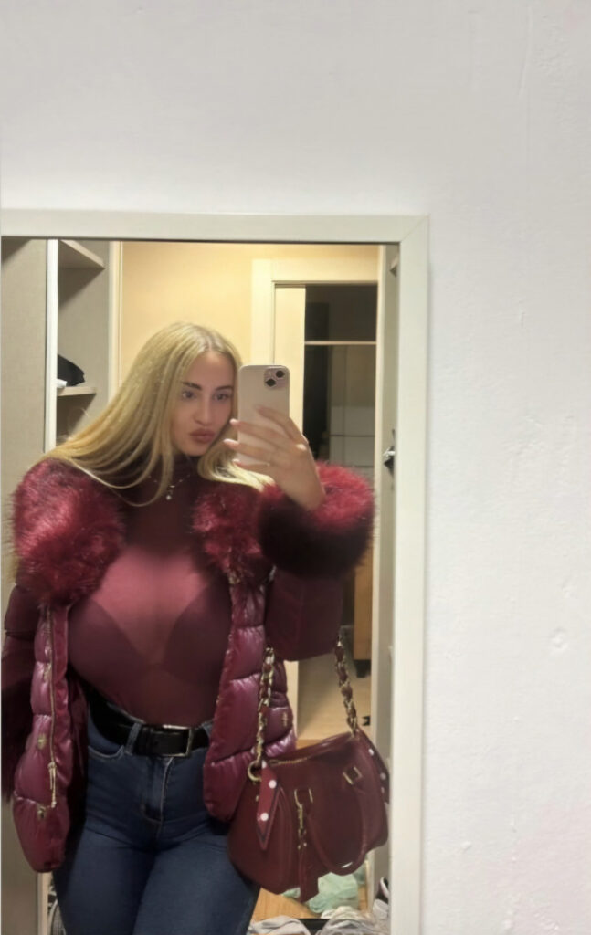 Instagram – Maria Arreghini – Nude