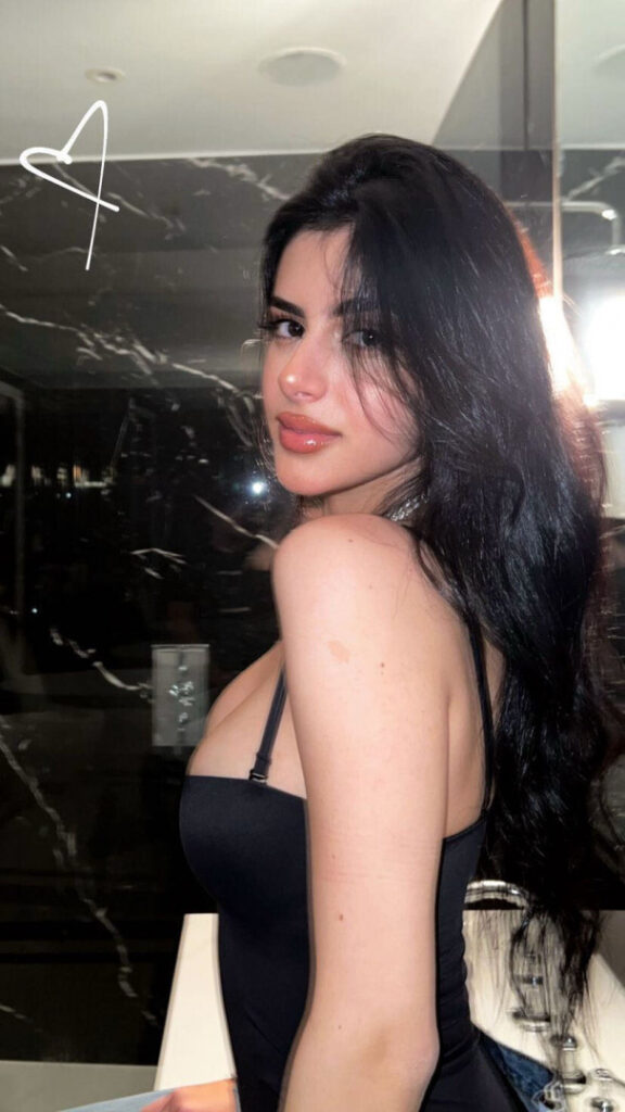 Instagram – Maria Taktouk – Nude